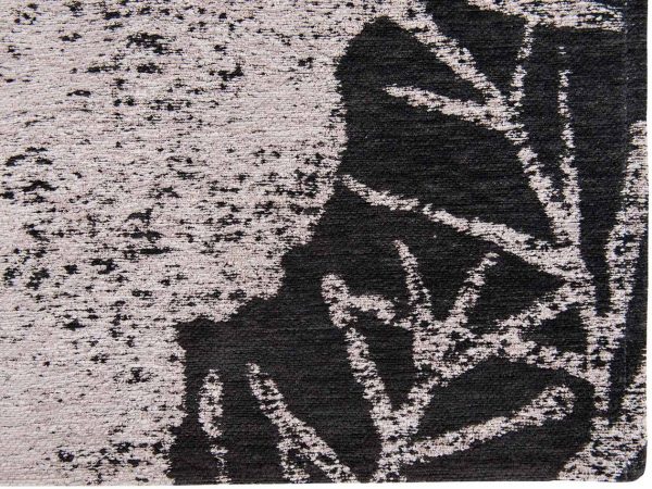 lomasi charcoal detail