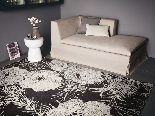 lomasi charcoal room