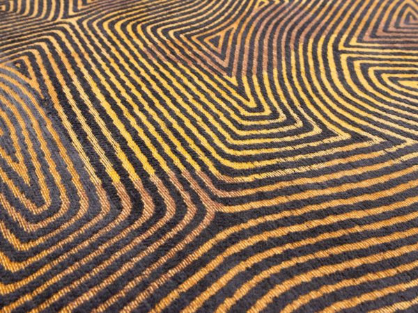 meditation black gold detail